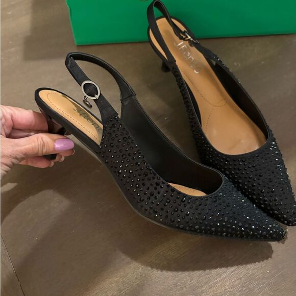 J.Renee Black Ferryanne Slingback Heels / Rhinestones Sz 8.5 New - Picture 3 of 10